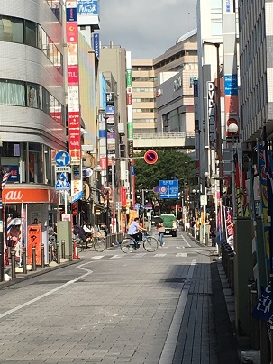 富士見町なんぱ通りを行く風俗営業行政書士