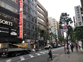 新宿歌舞伎町区役所通り、歌舞伎町の風俗営業は最短申請の行政書士渡辺人支事務所へ