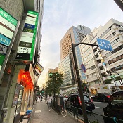 東京ミッドタウンの足もと。六本木の風俗営業許可申請は断トツの行政書士渡辺人支事務所へ！