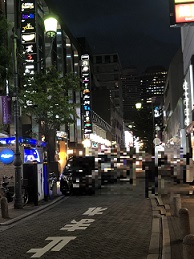 夜の赤坂田町通り、赤坂の風俗営業はダントツの行政書士渡辺人支事務所へ